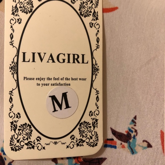 LIVAGIRL TOP SIZE MEDIUM. NWT - Picture 4 of 4